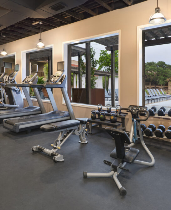 fitness room with exercise machines