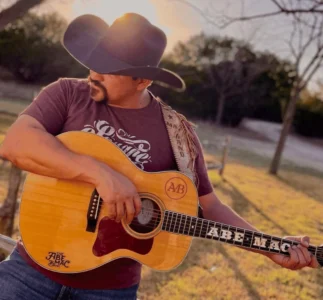 Singer/Songwriter Series – Abe Mac