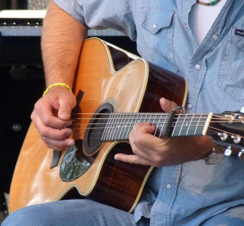 Singer/Songwriter Series – Chris Boss