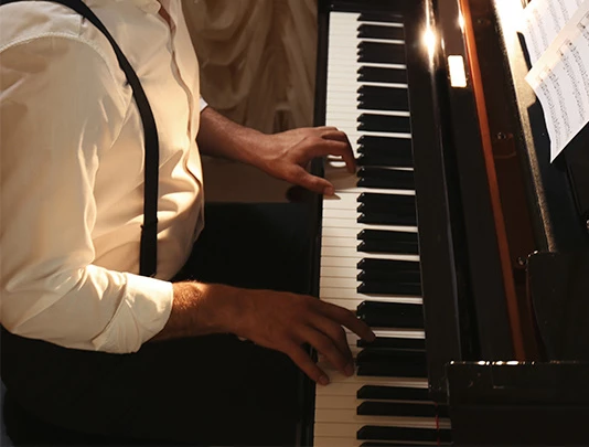 tapatiospringshillcountryresort-11-eventsandamenities-06-singersongwriterseries-berniemartini-6466468995bdd