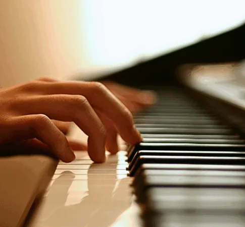 Singer/Songwriter Series – Joshua Alderete