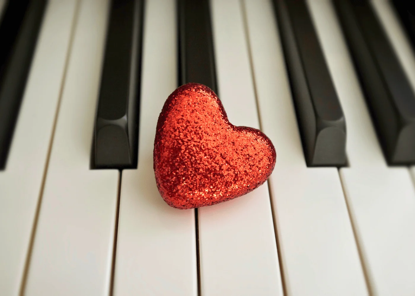 Piano with Heart – Website Stock Pic