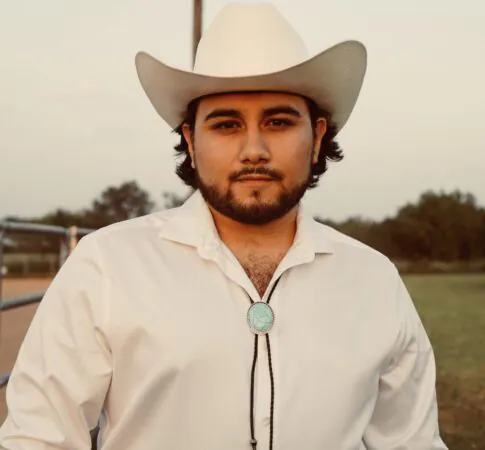 Singer/Songwriter – Wally Robles