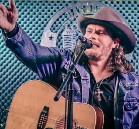 Singer/Songwriter – Danny Johnson